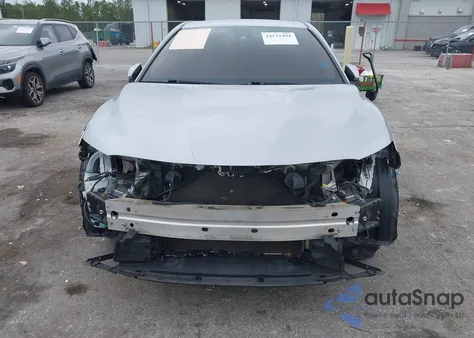 2019 Toyota Camry Le z USA, uszkodzony, nr VIN 4T1B11HK3KU228454
